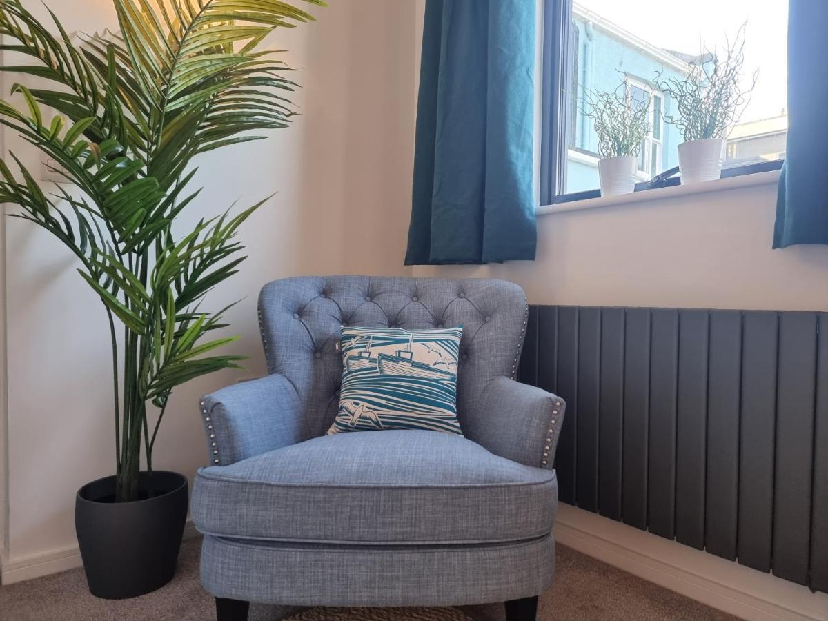The Bunker-Luxe Central Falmouth Getaway With Stunning Sea Views Luaran gambar