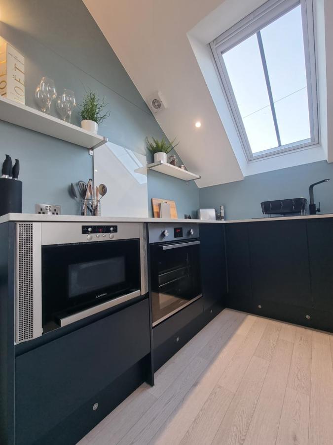 The Bunker-Luxe Central Falmouth Getaway With Stunning Sea Views Luaran gambar