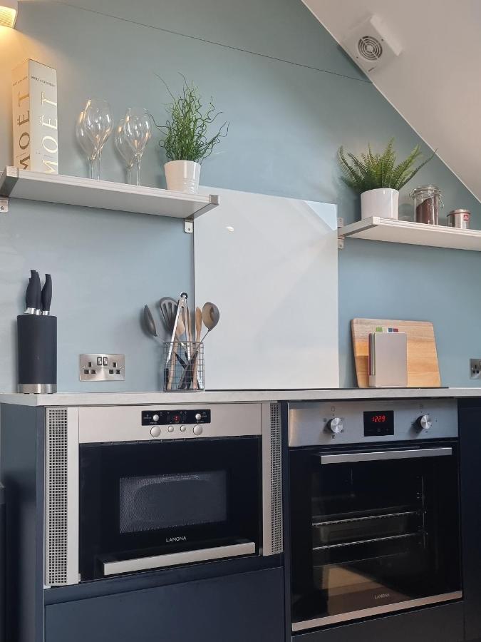 The Bunker-Luxe Central Falmouth Getaway With Stunning Sea Views Luaran gambar