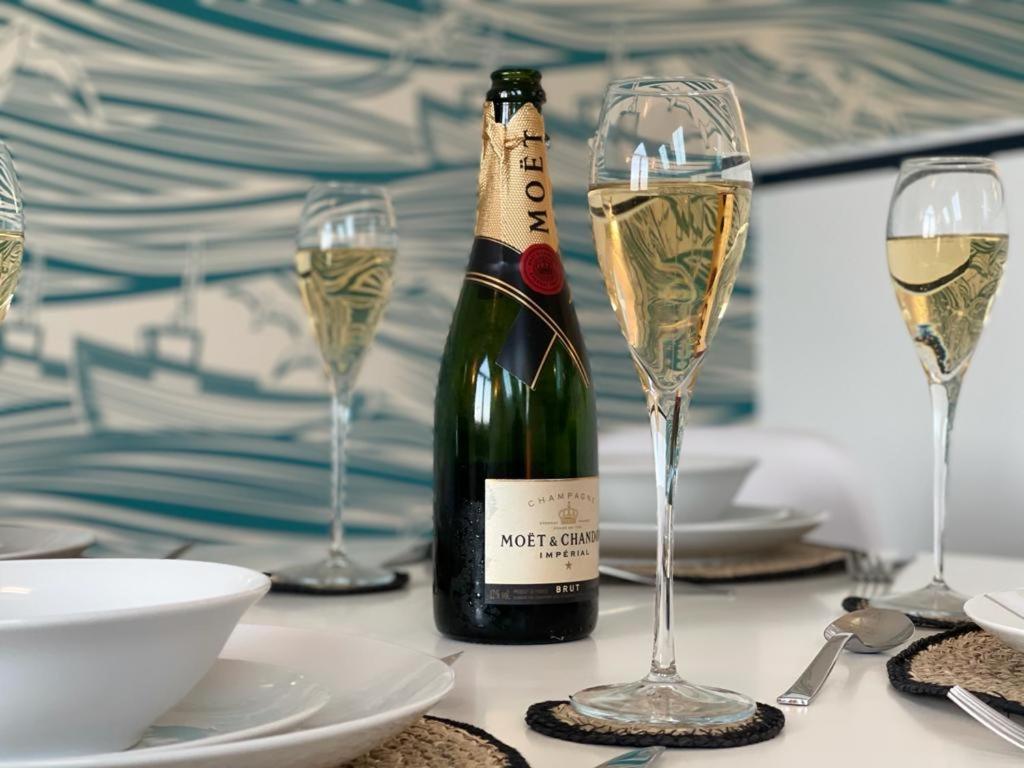 The Bunker-Luxe Central Falmouth Getaway With Stunning Sea Views Luaran gambar