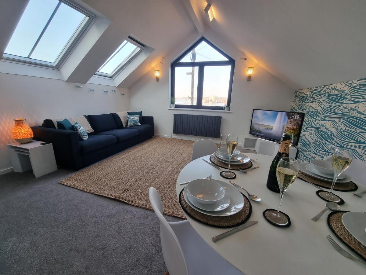The Bunker-Luxe Central Falmouth Getaway With Stunning Sea Views Luaran gambar