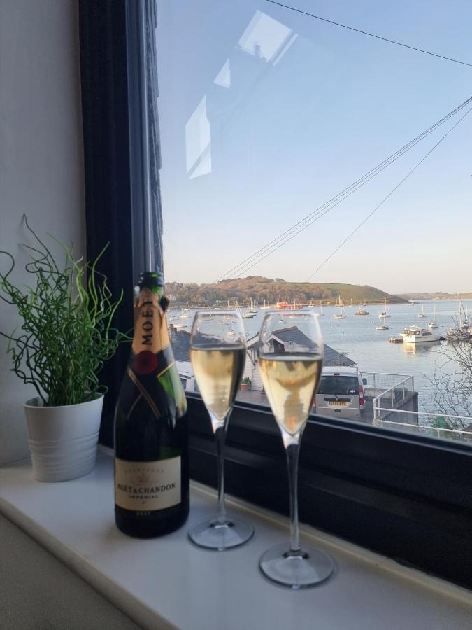 The Bunker-Luxe Central Falmouth Getaway With Stunning Sea Views Luaran gambar
